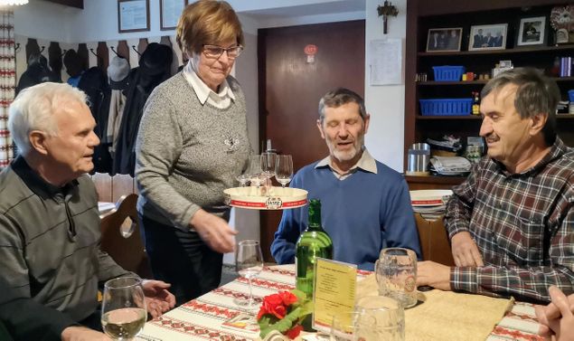 Helmut Pnahölzl wird zu seinem 76. Geburtstag würdig gefeiert!